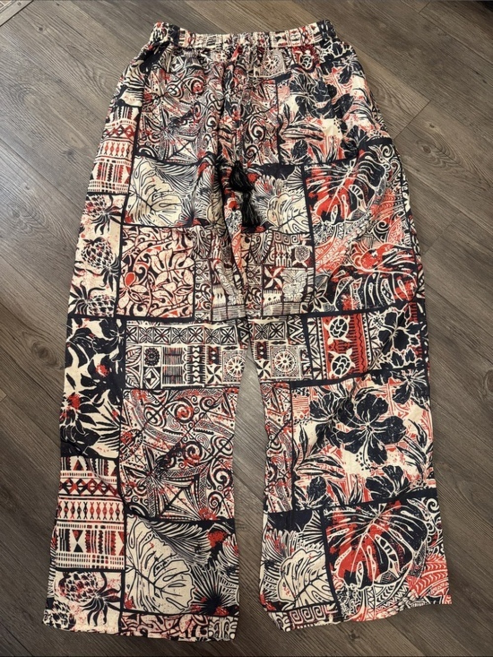 🆕 White Waves Flowy Art Silk Elastic Waist Pants w Drawstring. Free size. NWT!